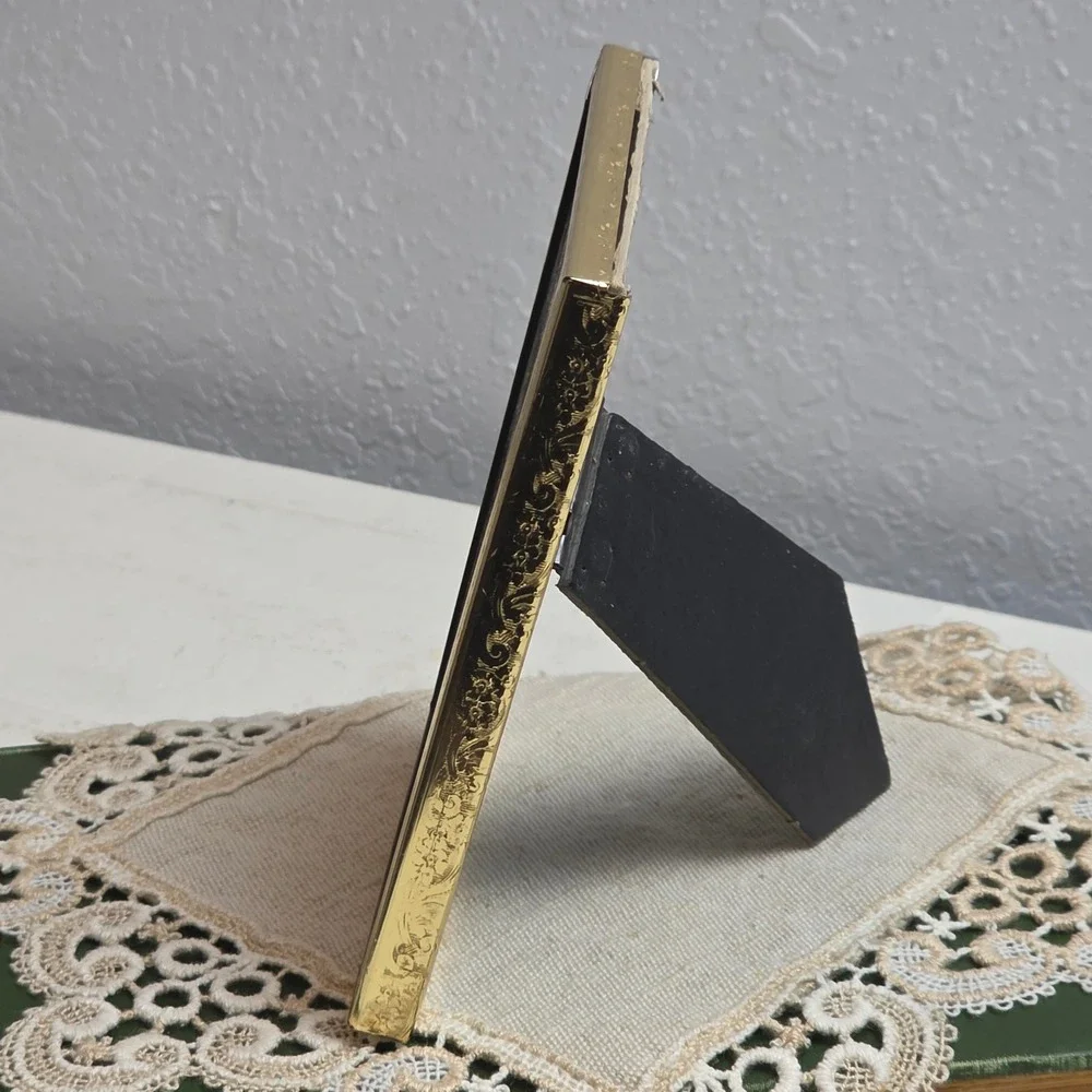 Vintage Gold Ornate Embossed Metal Picture Frame Tabletop Easel Back‎